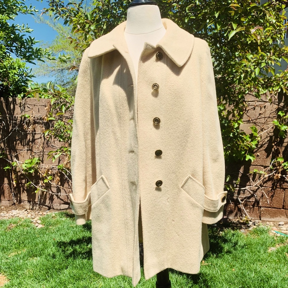 Timeless Vintage Lady’s Coat